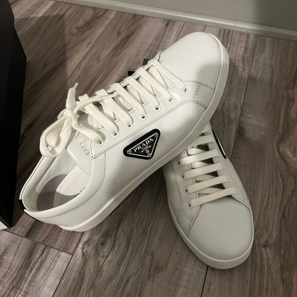 Lane Triangle Logo Low Top Leather Sneaker (Men) - Picture 5 of 7